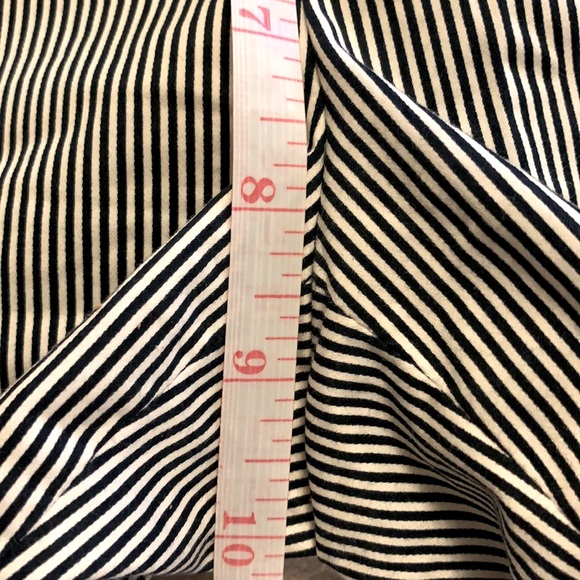 Club Monaco stripped shorts - Picture 5 of 5